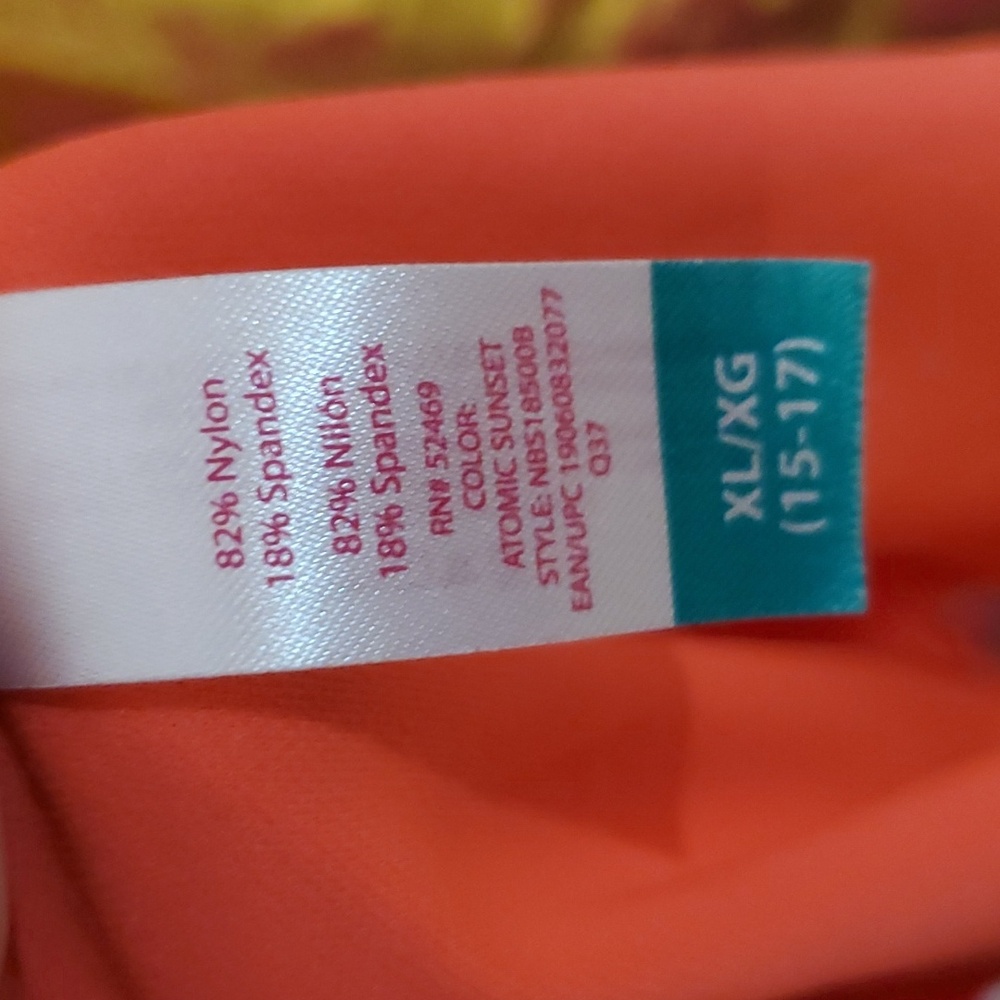 Bikini - Picture 8 of 10